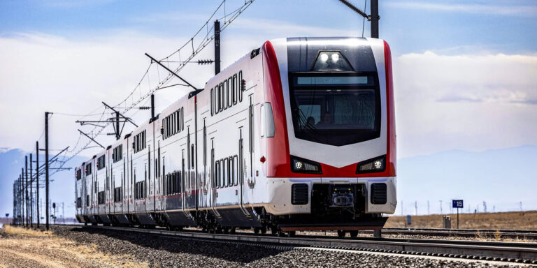 Magyar Péter Párizsban, robotrendőrkutyák a vb-n – híradó