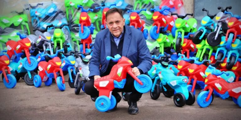 Túlárazott kismotorok, kirúgott gyermekvédelmi vezetők – híradó