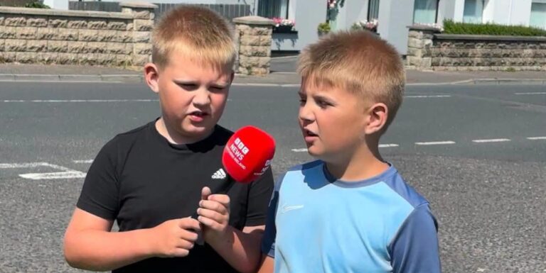 Különleges kihívásba kezdett két észak-írországi fiú a nyáron