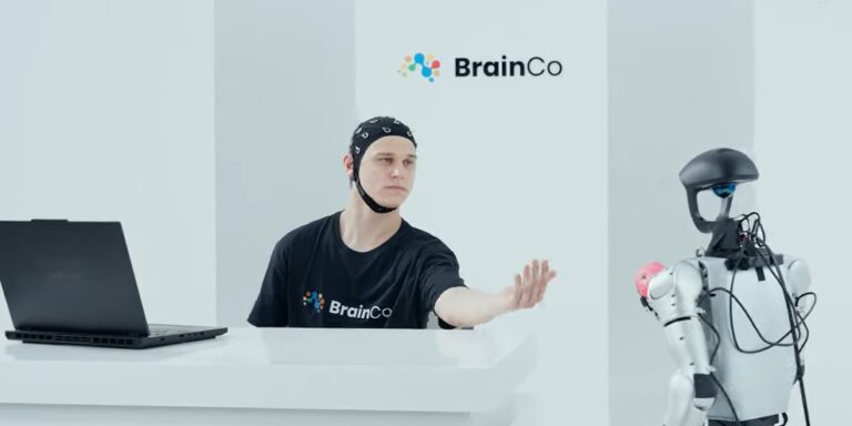 Már van olyan robot, amit gondolattal lehet irányítani