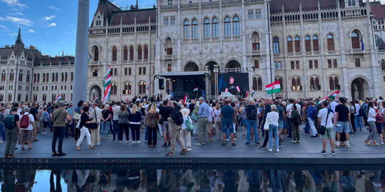 Tüntettek a kormány ellen
